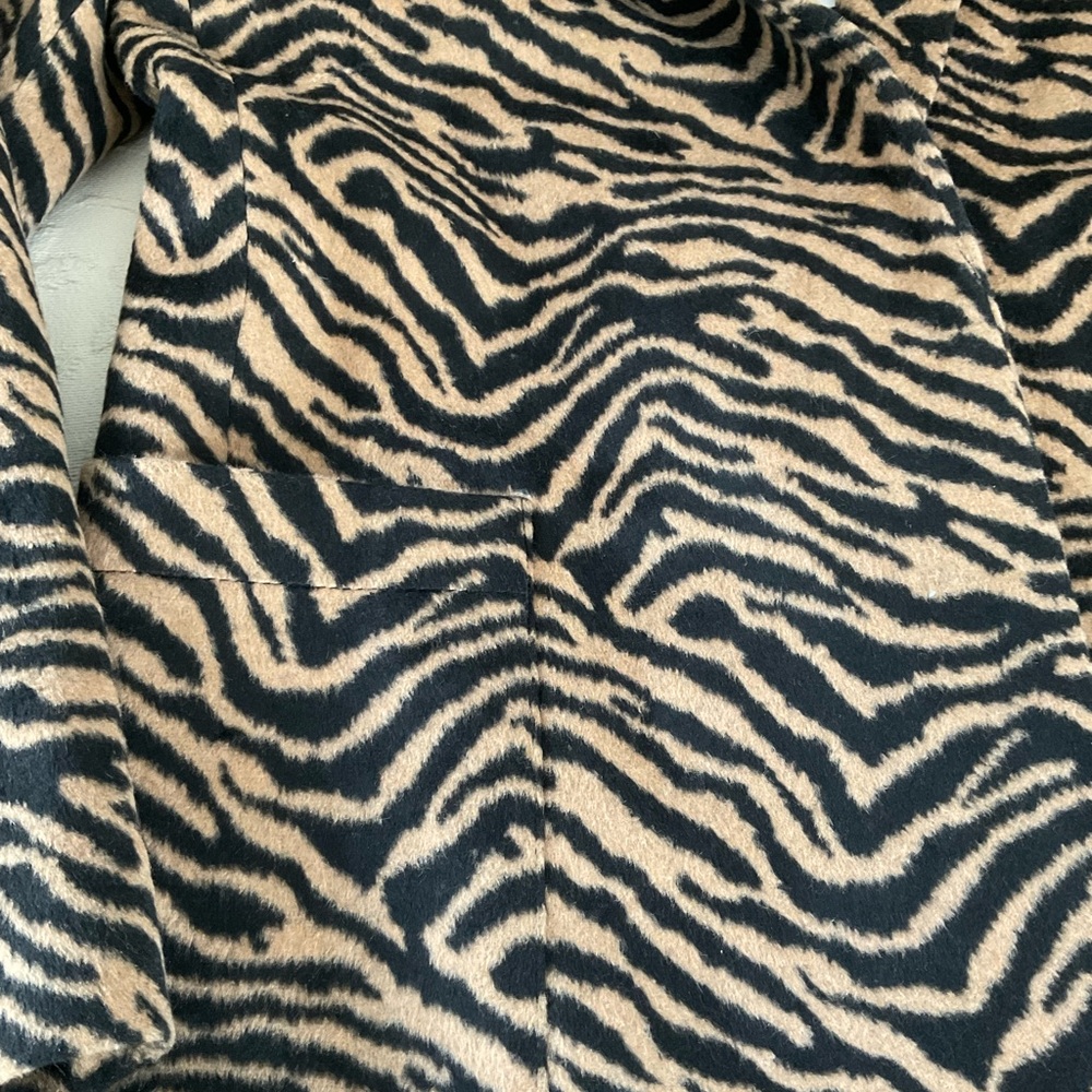 NVLT Tiger Print Faux Fur Long Winter Coat.  One Snap Closure Women’s XS - Picture 6 of 7